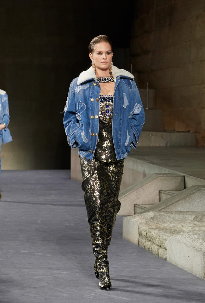 36_the_paris-new_york_2018-19_metiers_d_art_collection_look_36