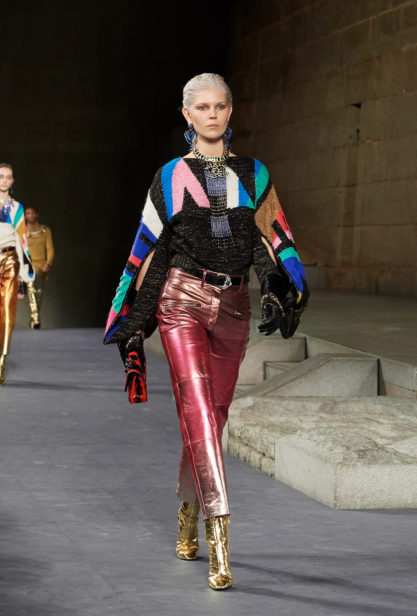 38_the_paris-new_york_2018-19_metiers_d_art_collection_look_38