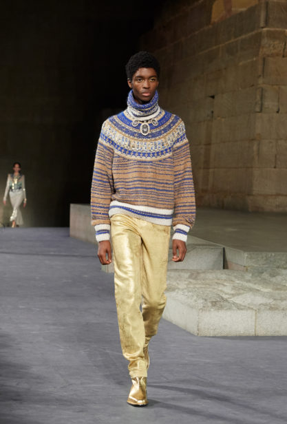 42_the_paris-new_york_2018-19_metiers_d_art_collection_look_42
