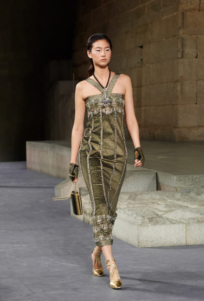 46_the_paris-new_york_2018-19_metiers_d_art_collection_look_46