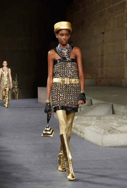 52_the_paris-new_york_2018-19_metiers_d_art_collection_look_52