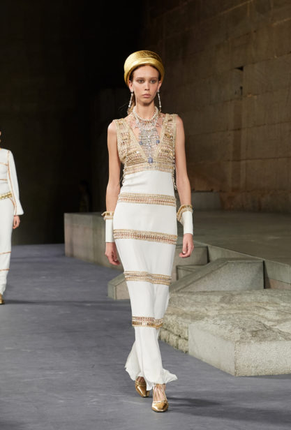 59_the_paris-new_york_2018-19_metiers_d_art_collection_look_59