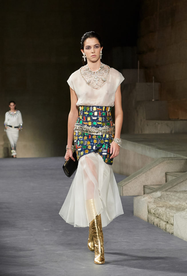 67_the_paris-new_york_2018-19_metiers_d_art_collection_look_67