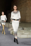68_the_paris-new_york_2018-19_metiers_d_art_collection_look_68