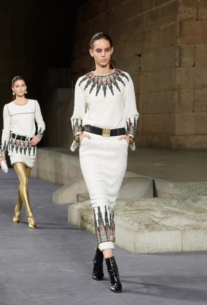 68_the_paris-new_york_2018-19_metiers_d_art_collection_look_68