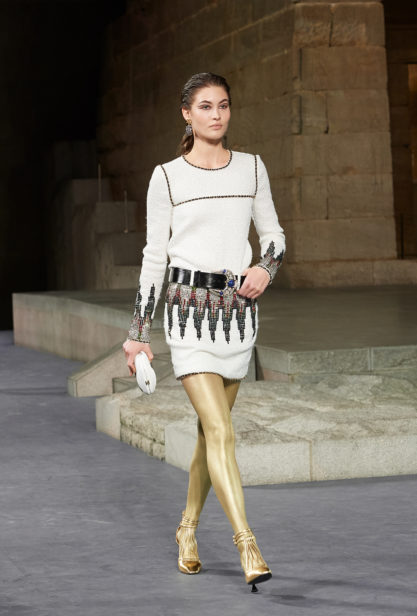 69_the_paris-new_york_2018-19_metiers_d_art_collection_look_69