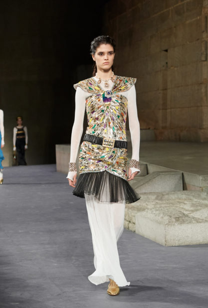 70_the_paris-new_york_2018-19_metiers_d_art_collection_look_70