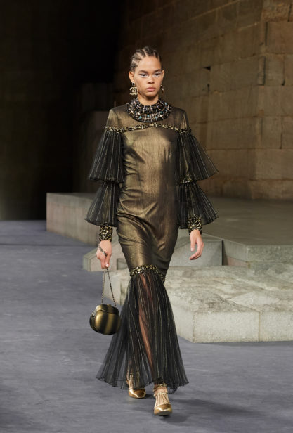 75_the_paris-new_york_2018-19_metiers_d_art_collection_look_75