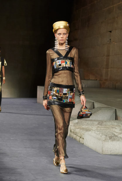 79_the_paris-new_york_2018-19_metiers_d_art_collection_look_79