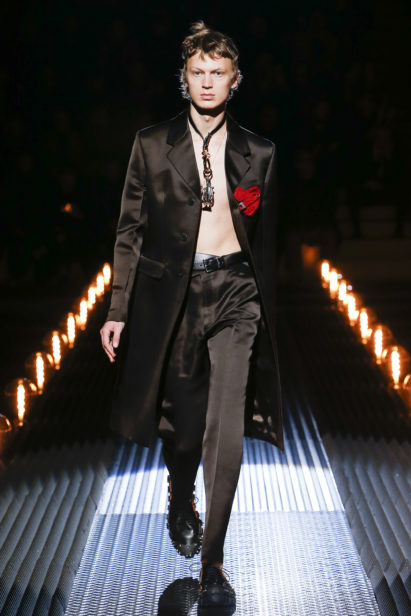 53_pradafw19