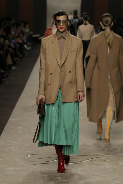 14_fendi-_women_fw_19_20