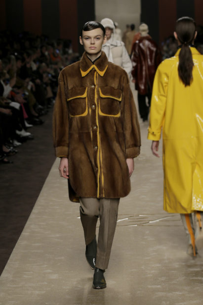 18_fendi-_women_fw_19_20