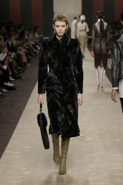 25_fendi-_women_fw_19_20
