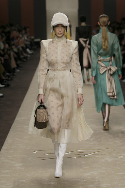41_fendi-_women_fw_19_20