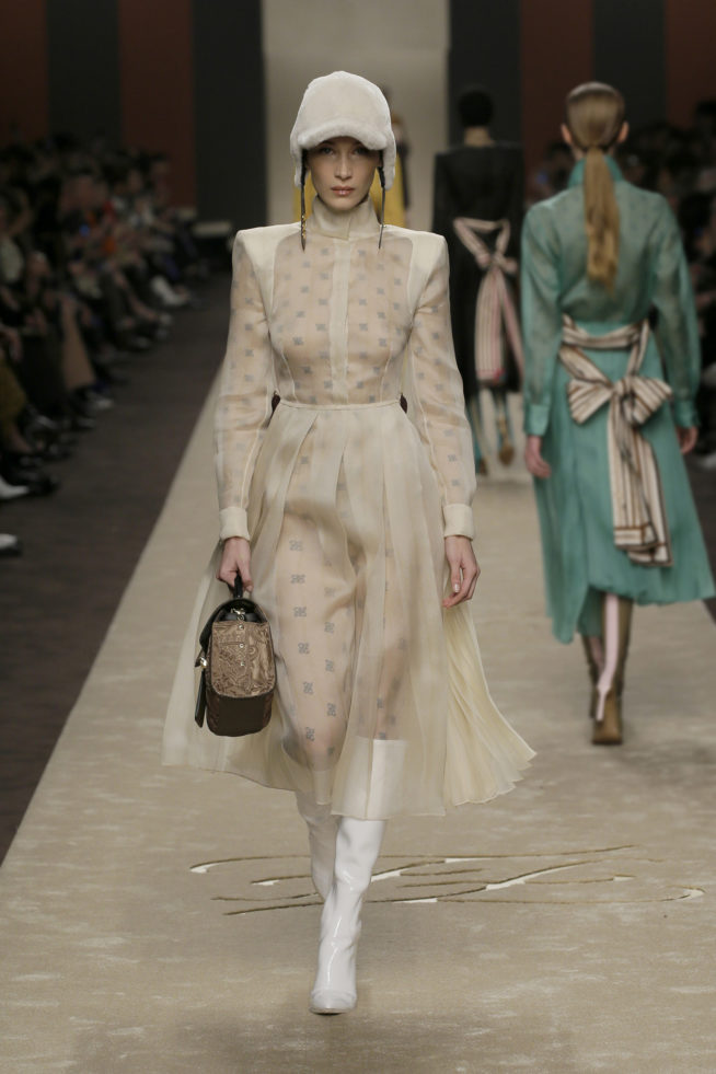 41_fendi-_women_fw_19_20