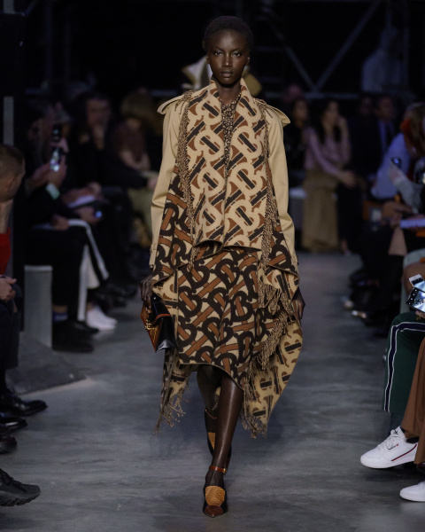 burberry-autumn_winter-2019-collection-look-57_001