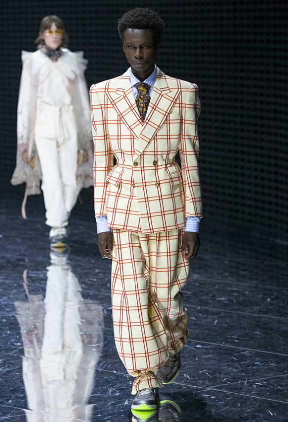 s93_fw_look_lb_pr52