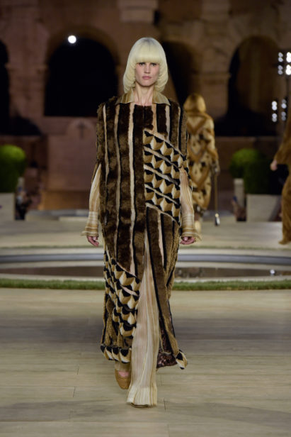 22_fendi-_couture_2019