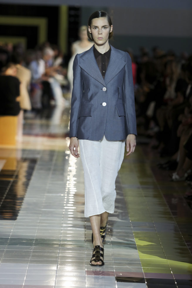 003prada_ss20_woman