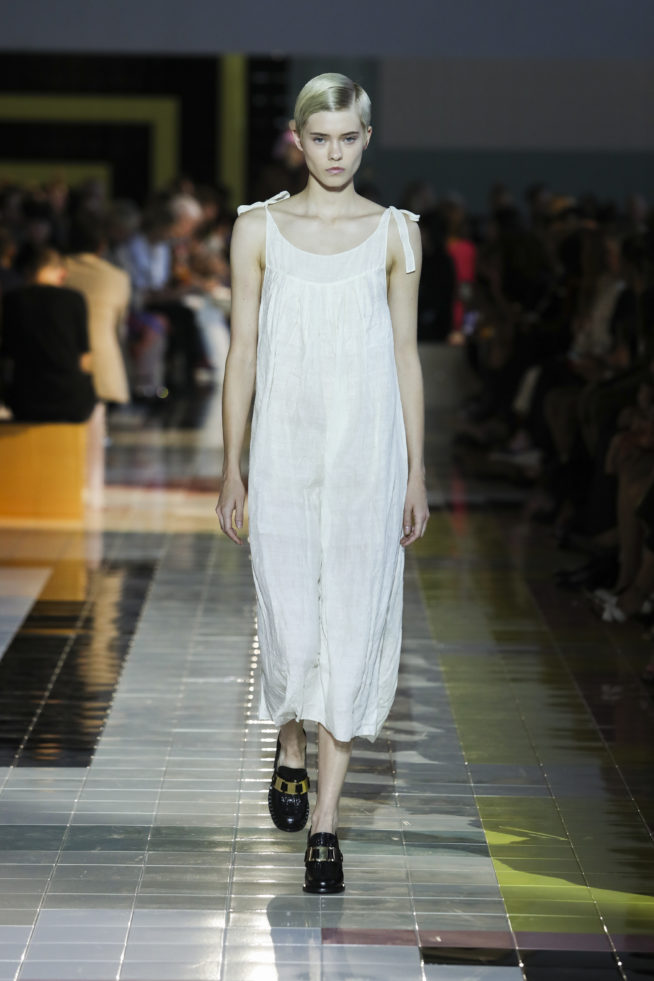 004prada_ss20_woman
