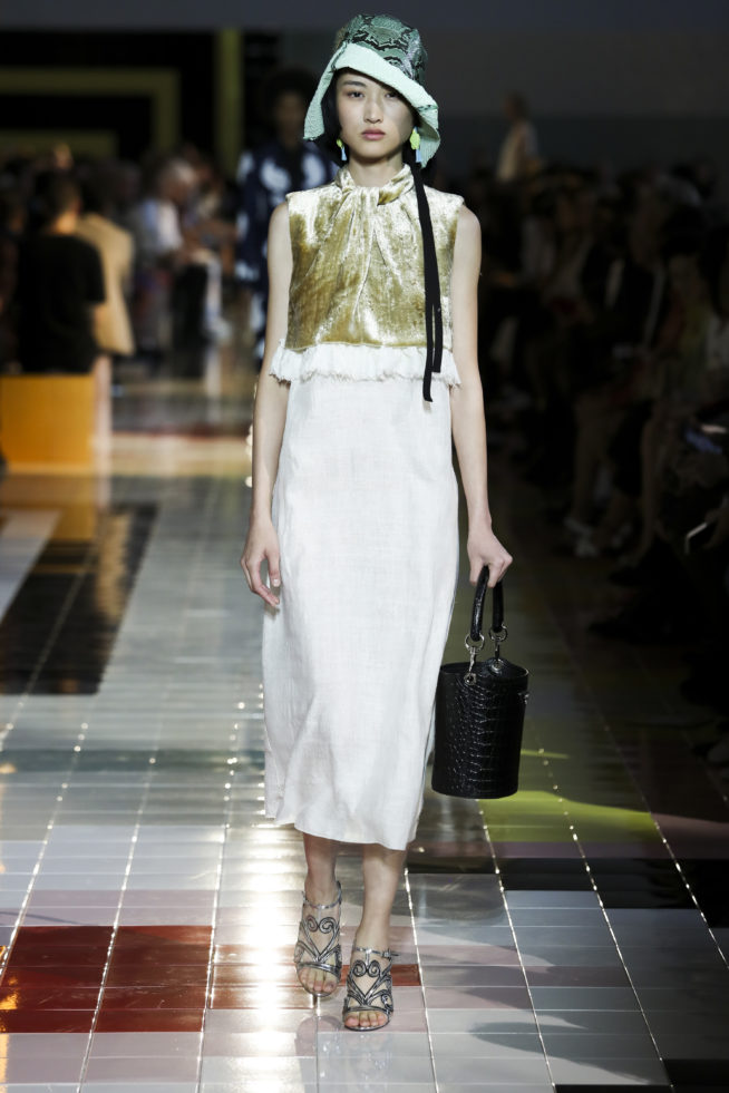 034prada_ss20_woman