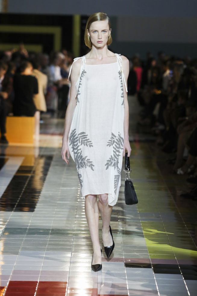 036prada_ss20_woman