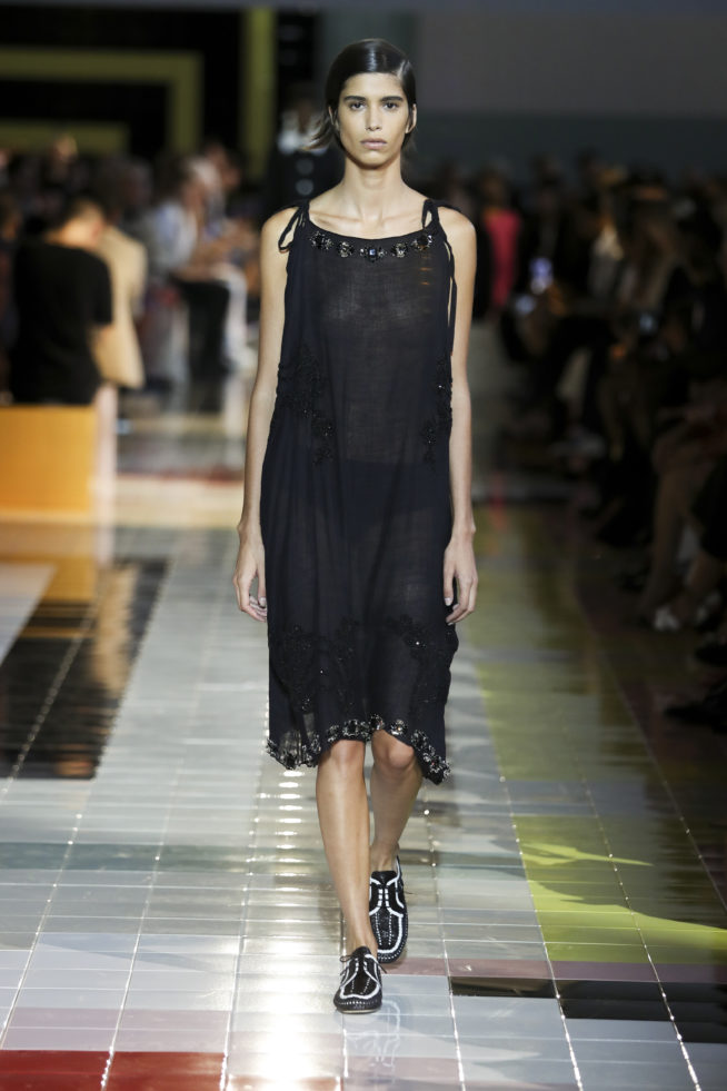 038prada_ss20_woman