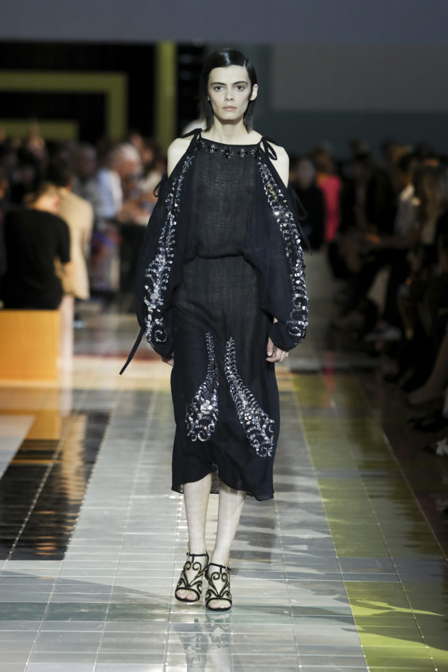 043prada_ss20_woman