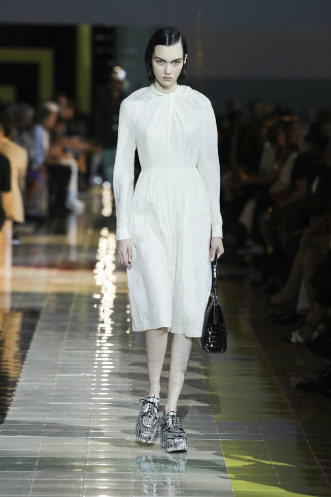 044prada_ss20_woman