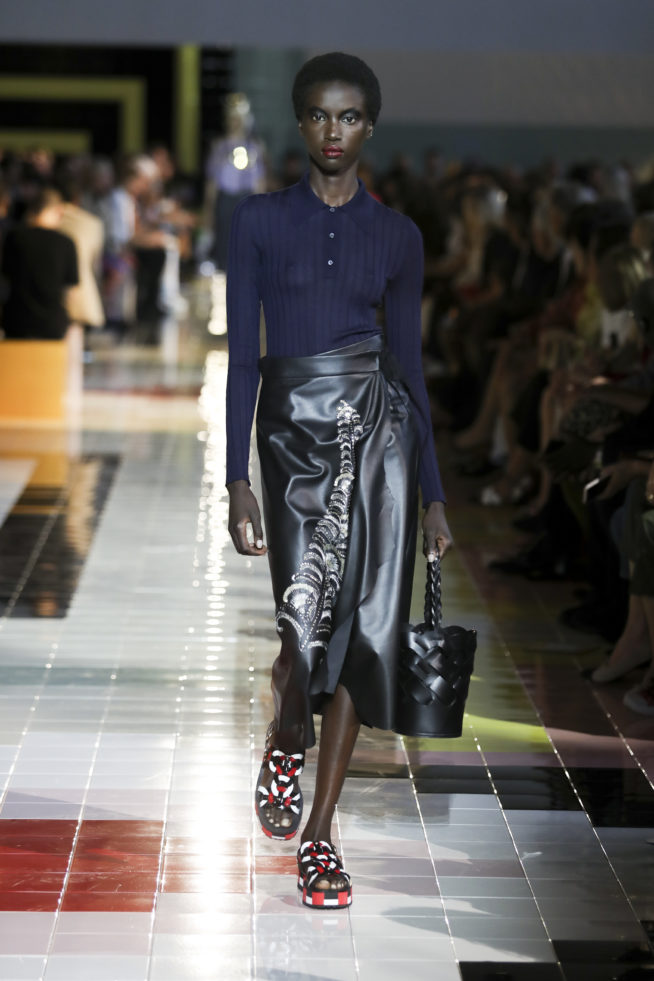 046prada_ss20_woman