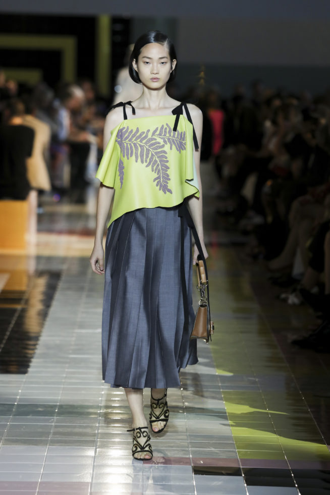 049prada_ss20_woman
