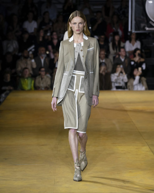 burberry-spring_summer-2020-collection-look-1