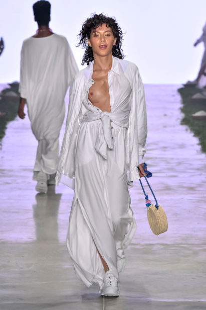 Isaac Silva - SPFW N48

Inverno 2020

Foto: Zé Takahashi/ FOTOSITE