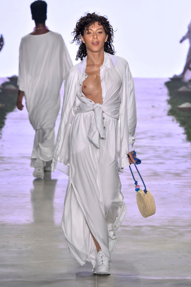Isaac Silva - SPFW N48

Inverno 2020

Foto: Zé Takahashi/ FOTOSITE