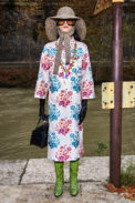 look_18