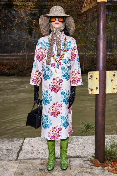 look_18