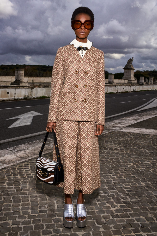 look_19