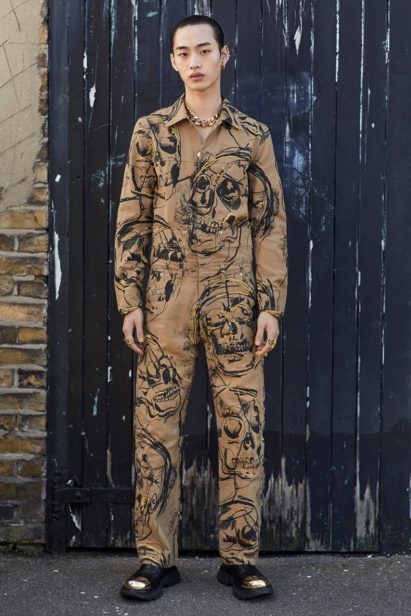 https___hypebeast-com_image_2020_01_alexander-mcqueen-fall-winter-2020-lookbook-mens-sarah-burton-18