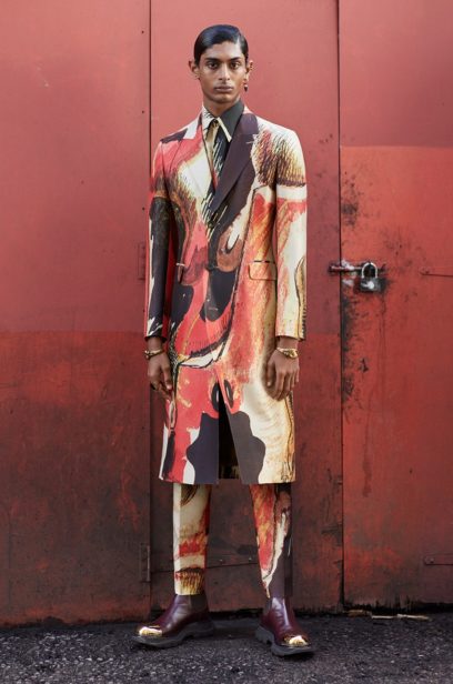 https___hypebeast-com_image_2020_01_alexander-mcqueen-fall-winter-2020-lookbook-mens-sarah-burton-31