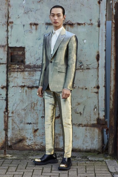 https___hypebeast-com_image_2020_01_alexander-mcqueen-fall-winter-2020-lookbook-mens-sarah-burton-36