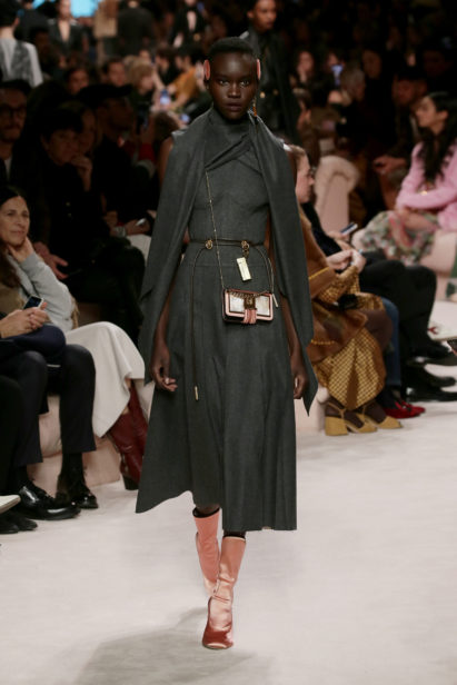 16_fendi_woman_fw_20_21