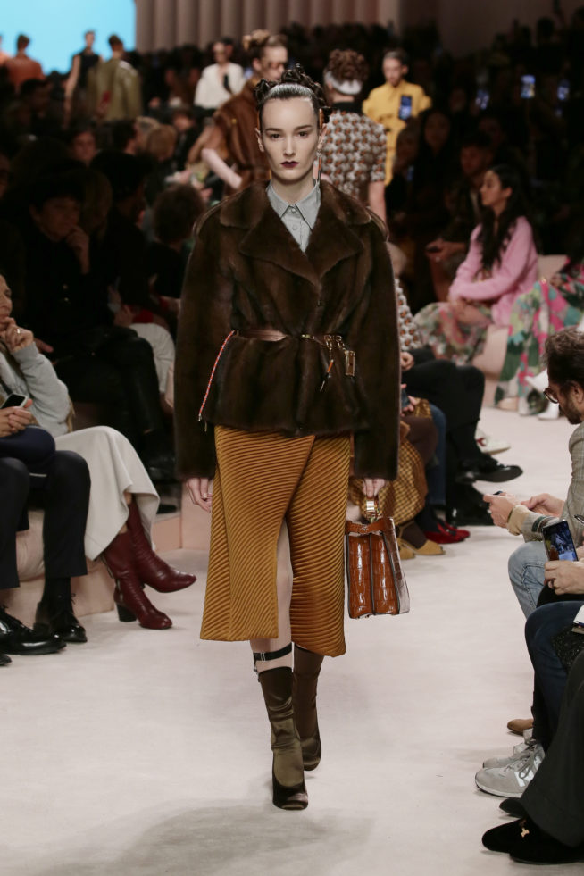 26_fendi_woman_fw_20_21