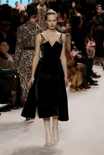 38_fendi_woman_fw_20_21