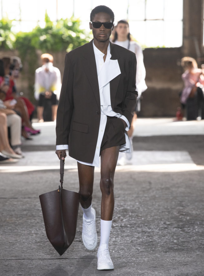025-valentino-collezione-milano
