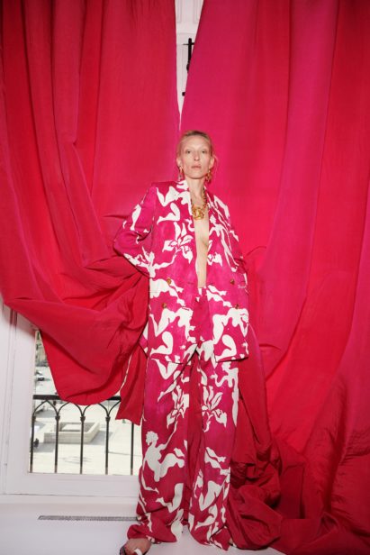 00001-schiaparelli-rtw-spring-2021-credit-daniel-roseberry