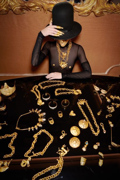 00002-schiaparelli-rtw-spring-2021-credit-daniel-roseberry