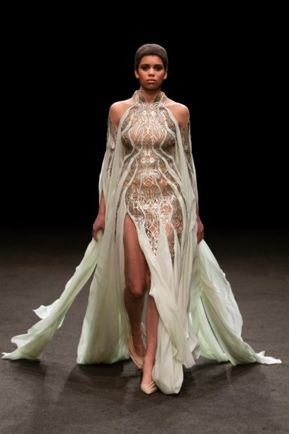 00004-iris-van-herpen-couture-spring-21-credit-gio-staiano