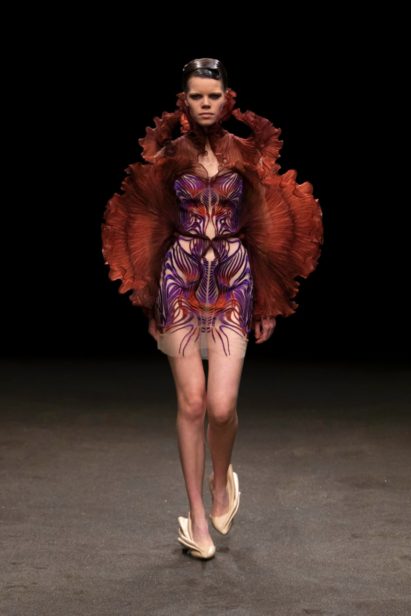 00005-iris-van-herpen-couture-spring-21-credit-gio-staiano