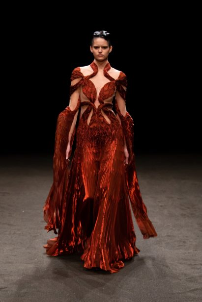 00014-iris-van-herpen-couture-spring-21-credit-gio-staiano
