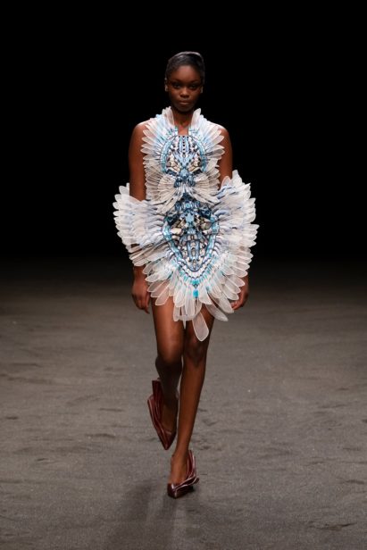 00016-iris-van-herpen-couture-spring-21-credit-gio-staiano